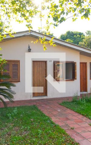 Casa à venda com 180m², 3 quartos e 5 vagas Casa à venda com 180m², 3 quartos e 5 vagasFachada