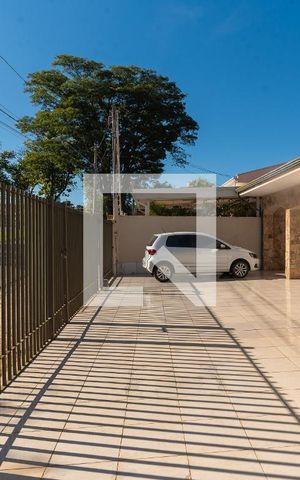 Casa para alugar com 214m², 3 quartos e 4 vagas Casa para alugar com 214m², 3 quartos e 4 vagasGaragem