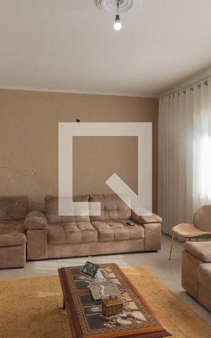 Casa para alugar com 214m², 3 quartos e 4 vagas Casa para alugar com 214m², 3 quartos e 4 vagasSala de Estar