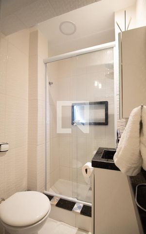 Studio à venda com 25m², 1 quarto e sem vaga Studio à venda com 25m², 1 quarto e sem vagaBanheiro social