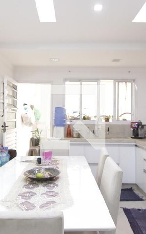 Casa à venda com 150m², 2 quartos e 2 vagasCozinha