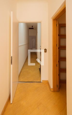 Casa à venda com 194m², 3 quartos e 3 vagas Casa à venda com 194m², 3 quartos e 3 vagasCloset - Suíte