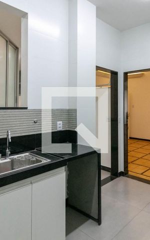 Apartamento à venda com 135m², 3 quartos e 1 vaga Apartamento à venda com 135m², 3 quartos e 1 vagaCozinha e Área de Serviço