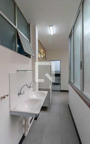 Apartamento à venda com 135m², 3 quartos e 1 vaga Apartamento à venda com 135m², 3 quartos e 1 vagaCozinha e Área de Serviço