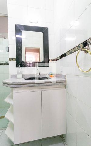 Apartamento à venda com 135m², 3 quartos e 1 vaga Apartamento à venda com 135m², 3 quartos e 1 vagaBanheiro da Suíte
