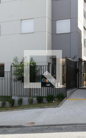 Apartamento para alugar com 42m², 2 quartos e 1 vaga Apartamento para alugar com 42m², 2 quartos e 1 vagaFachada