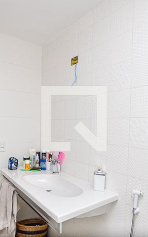 Casa para alugar com 390m², 4 quartos e 2 vagas Casa para alugar com 390m², 4 quartos e 2 vagasBanheiro Social