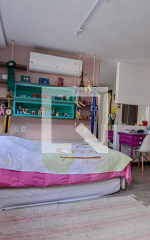 Casa para alugar com 390m², 4 quartos e 2 vagas Casa para alugar com 390m², 4 quartos e 2 vagasSuite