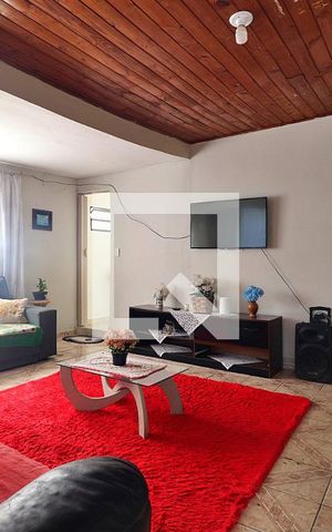 Casa à venda com 312m², 3 quartos e 3 vagasSala