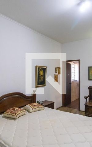Casa à venda com 312m², 5 quartos e 2 vagas Casa à venda com 312m², 5 quartos e 2 vagasQuarto da suíte 3