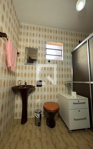 Casa à venda com 209m², 2 quartos e 2 vagasBanheiro 1