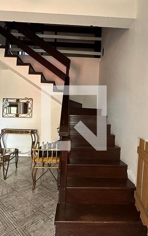 Casa à venda com 209m², 2 quartos e 2 vagasSala 