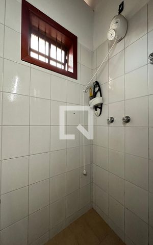 Casa à venda com 209m², 2 quartos e 2 vagasBanheiro 2