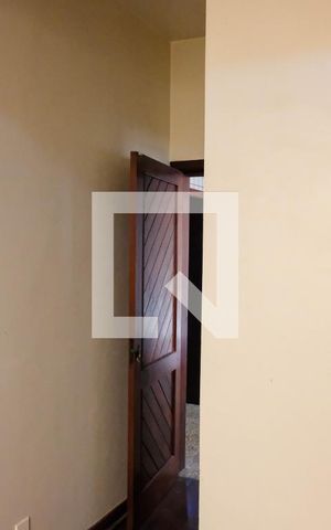 Casa à venda com 420m², 5 quartos e 4 vagas Casa à venda com 420m², 5 quartos e 4 vagasDetalhe