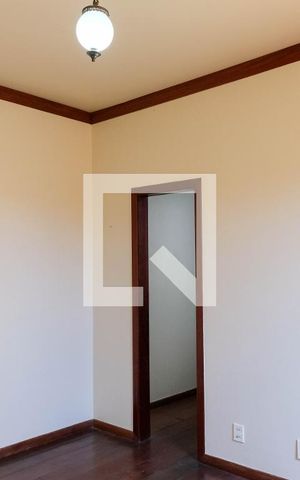 Casa à venda com 420m², 5 quartos e 4 vagas Casa à venda com 420m², 5 quartos e 4 vagasQuarto 5