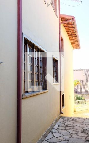 Casa à venda com 420m², 5 quartos e 4 vagas Casa à venda com 420m², 5 quartos e 4 vagasCorredor