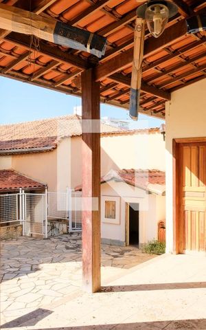 Casa à venda com 420m², 5 quartos e 4 vagas Casa à venda com 420m², 5 quartos e 4 vagasÁrea comum