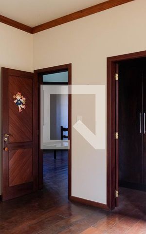 Casa à venda com 420m², 5 quartos e 4 vagas Casa à venda com 420m², 5 quartos e 4 vagasQuarto 3
