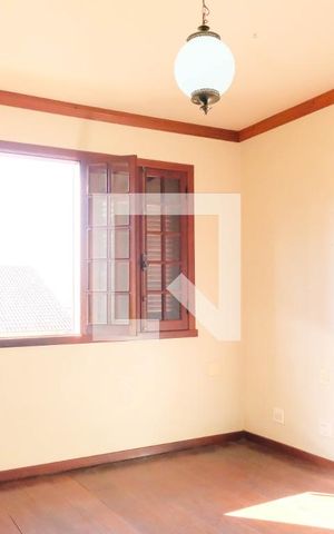 Casa à venda com 420m², 5 quartos e 4 vagas Casa à venda com 420m², 5 quartos e 4 vagasQuarto 2