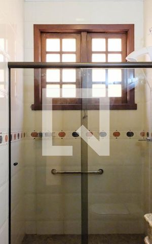 Casa à venda com 420m², 5 quartos e 4 vagas Casa à venda com 420m², 5 quartos e 4 vagasBanheiro 1