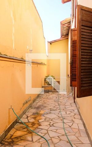 Casa à venda com 420m², 5 quartos e 4 vagas Casa à venda com 420m², 5 quartos e 4 vagasÁrea comum