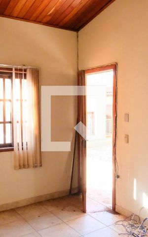 Casa à venda com 420m², 5 quartos e 4 vagas Casa à venda com 420m², 5 quartos e 4 vagasEdicula