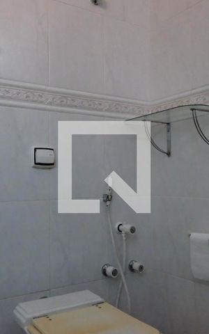 Casa à venda com 420m², 5 quartos e 4 vagas Casa à venda com 420m², 5 quartos e 4 vagasBanheiro 2