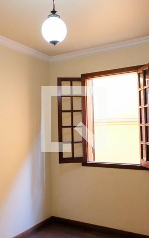 Casa à venda com 420m², 5 quartos e 4 vagas Casa à venda com 420m², 5 quartos e 4 vagasQuarto 1