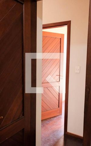 Casa à venda com 420m², 5 quartos e 4 vagas Casa à venda com 420m², 5 quartos e 4 vagasBanheiro