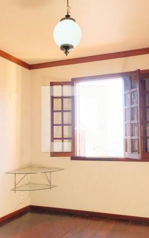 Casa à venda com 420m², 5 quartos e 4 vagas Casa à venda com 420m², 5 quartos e 4 vagasQuarto 2