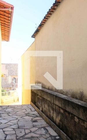 Casa à venda com 420m², 5 quartos e 4 vagas Casa à venda com 420m², 5 quartos e 4 vagasCorredor