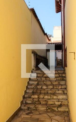 Casa à venda com 420m², 5 quartos e 4 vagas Casa à venda com 420m², 5 quartos e 4 vagasQuintal