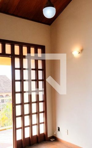 Casa à venda com 420m², 5 quartos e 4 vagas Casa à venda com 420m², 5 quartos e 4 vagasSala