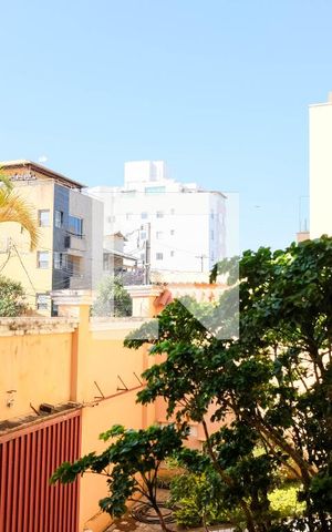 Casa à venda com 420m², 5 quartos e 4 vagas Casa à venda com 420m², 5 quartos e 4 vagasÁrea comum