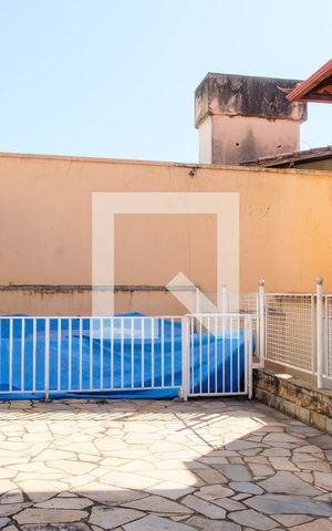 Casa à venda com 420m², 5 quartos e 4 vagas Casa à venda com 420m², 5 quartos e 4 vagasÁrea comum