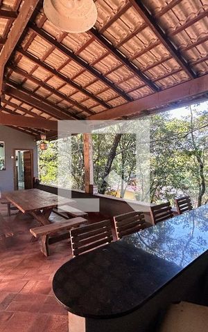 Casa de condomínio à venda com 300m², 4 quartos e 4 vagas Casa de condomínio à venda com 300m², 4 quartos e 4 vagasÁrea Externa