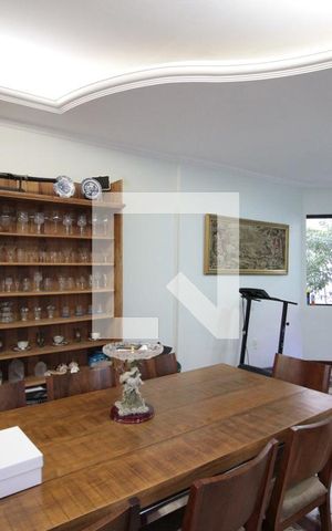 Casa à venda com 493m², 4 quartos e 5 vagasSala de Estar