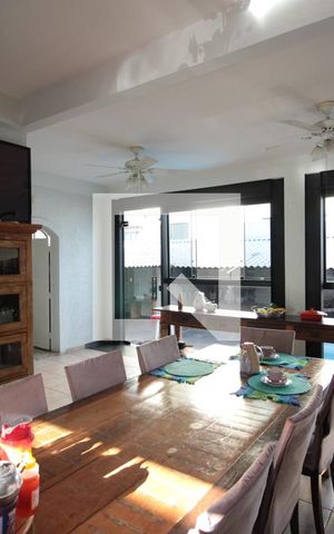 Casa à venda com 493m², 4 quartos e 5 vagasCozinha e Área Gourmet