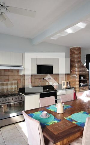 Casa à venda com 493m², 4 quartos e 5 vagasCozinha e Área Gourmet