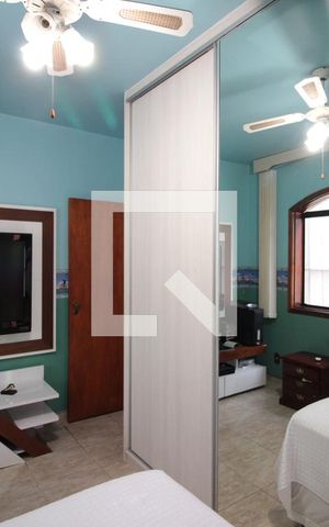 Casa à venda com 493m², 4 quartos e 5 vagasQuarto 1