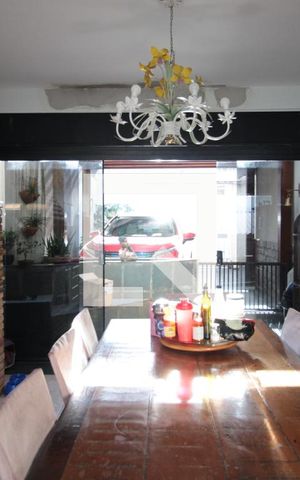 Casa à venda com 493m², 4 quartos e 5 vagasCozinha e Área Gourmet