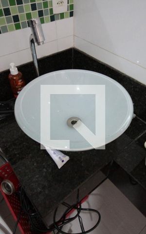 Casa à venda com 493m², 4 quartos e 5 vagasBanheiro da Suite 2