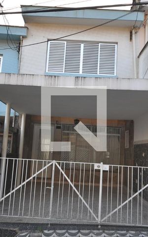 Casa para alugar com 80m², 2 quartos e 1 vagaFachada