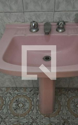 Casa para alugar com 80m², 2 quartos e 1 vagaBanheiro