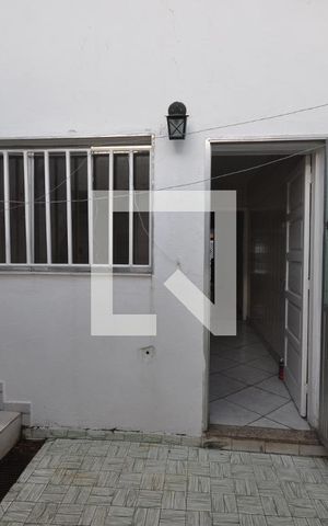 Casa para alugar com 80m², 2 quartos e 1 vagaQuintal