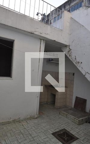 Casa para alugar com 80m², 2 quartos e 1 vagaQuintal