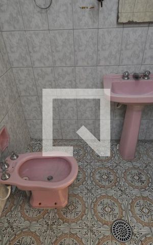 Casa para alugar com 80m², 2 quartos e 1 vagaBanheiro