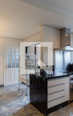Apartamento à venda com 300m², 4 quartos e 4 vagas Apartamento à venda com 300m², 4 quartos e 4 vagasCozinha