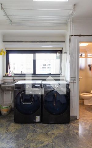 Apartamento à venda com 300m², 4 quartos e 4 vagas Apartamento à venda com 300m², 4 quartos e 4 vagasLavanderia