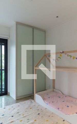 Apartamento à venda com 300m², 4 quartos e 4 vagas Apartamento à venda com 300m², 4 quartos e 4 vagasSuíte 3